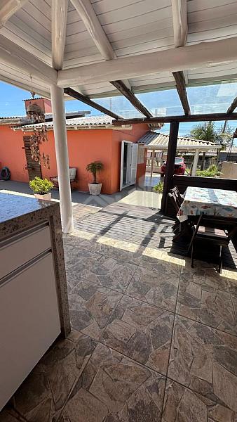 CASA 3 DORMITORIOS COM PISCINA  E KIOSQUE 25