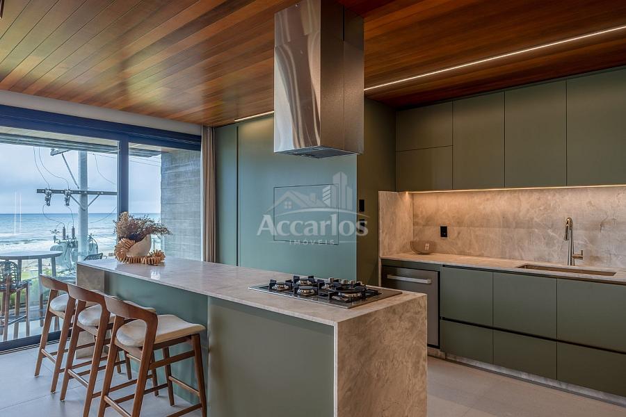 APARTAMENTO EM FRENTE � PRA�A DA PRAINHA 15