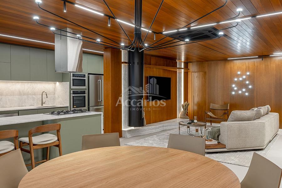 APARTAMENTO EM FRENTE � PRA�A DA PRAINHA 18