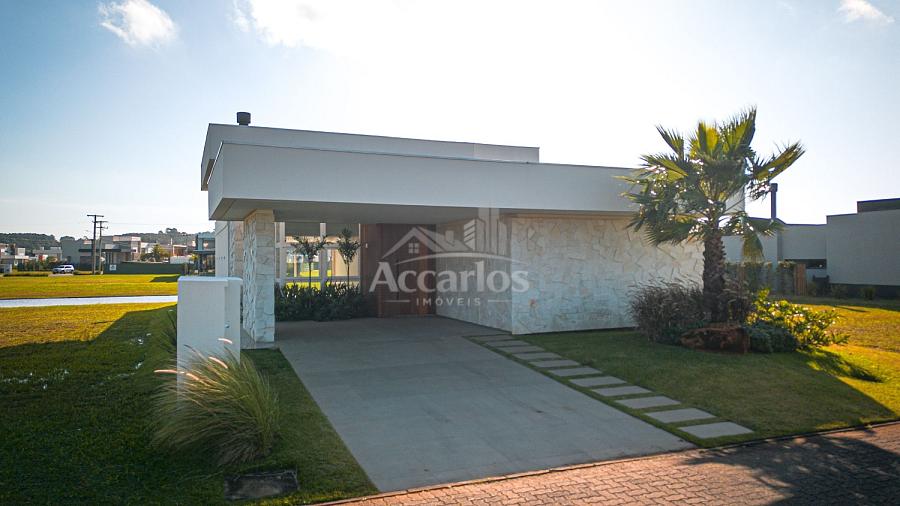Bel�ssima casa em condominio Reserva das �guas 3
