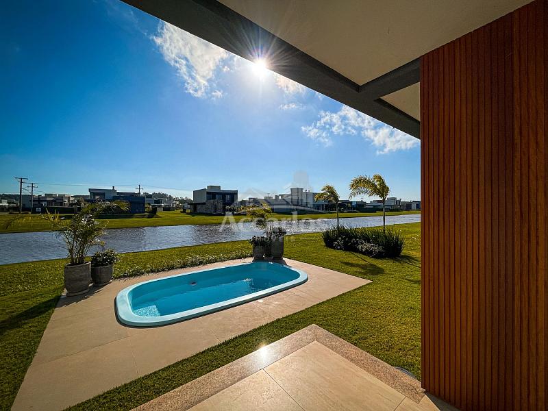 Bel�ssima casa em condominio Reserva das �guas 17
