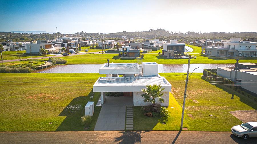 Bel�ssima casa em condominio Reserva das �guas 36