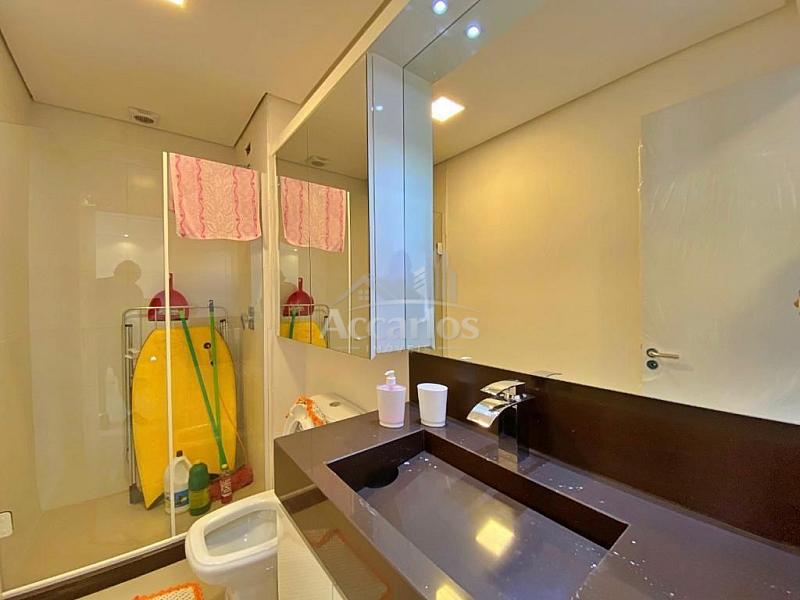 Localizado na mais bela praia ga�cha, a poucos metros da Praia Grande.  Apartamento com 01 dor 4
