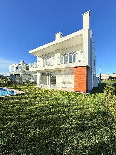 Casa nunca habitada em Passo de Torres 2