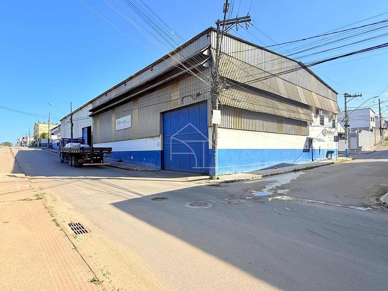 Depósito-Galpão, 900 m² - Foto 1