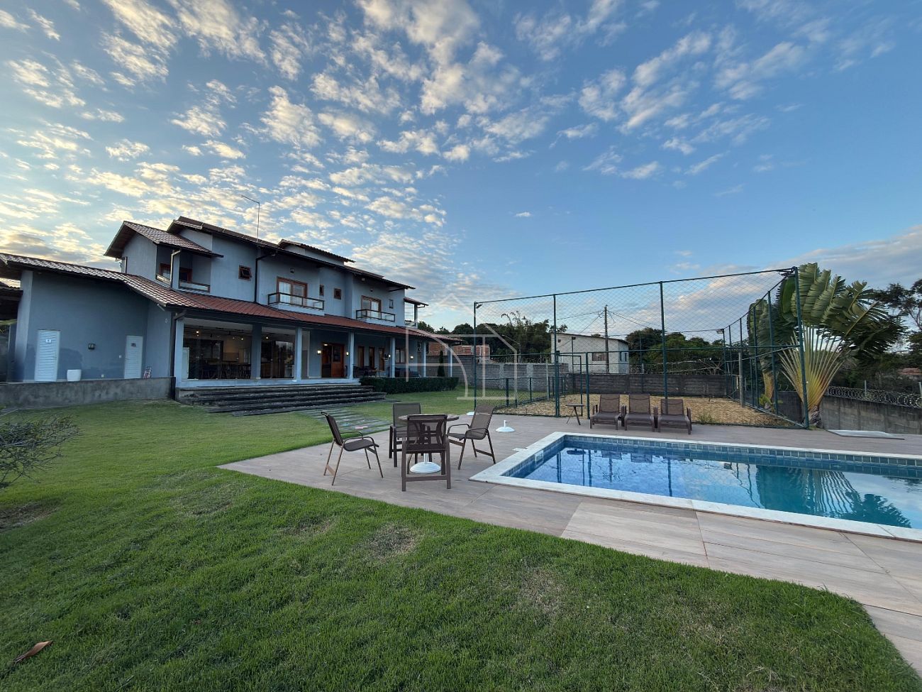 Casa, 6 quartos, 1546 m² - Foto 2