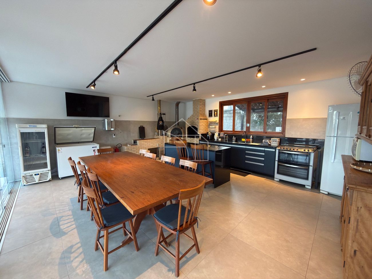 Casa, 6 quartos, 1546 m² - Foto 4