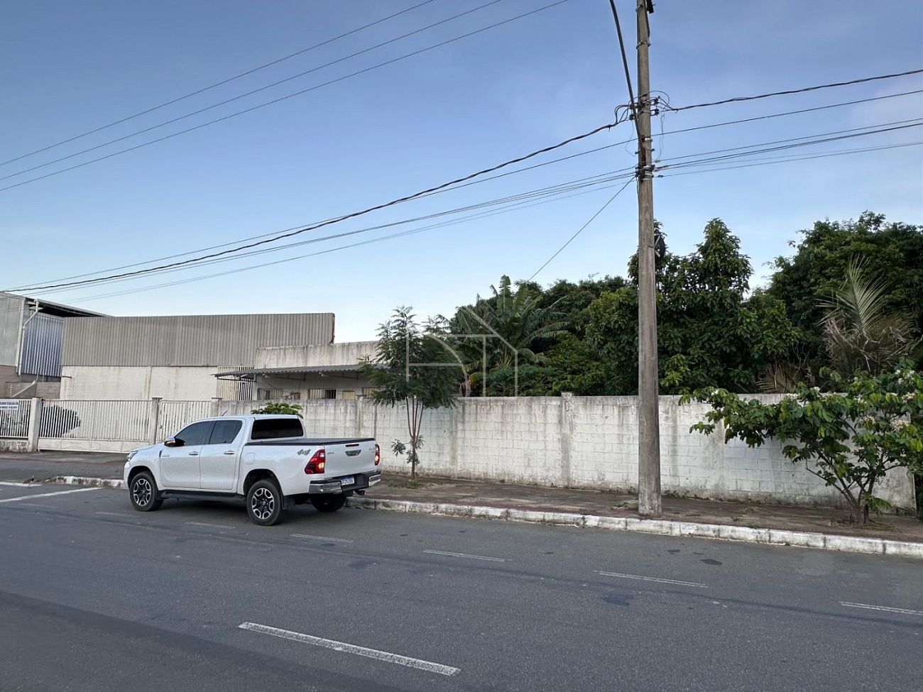 GALPÃO CIVIT2, 1050 METROS TERRENO, 400 AREA CONSTRUIDA