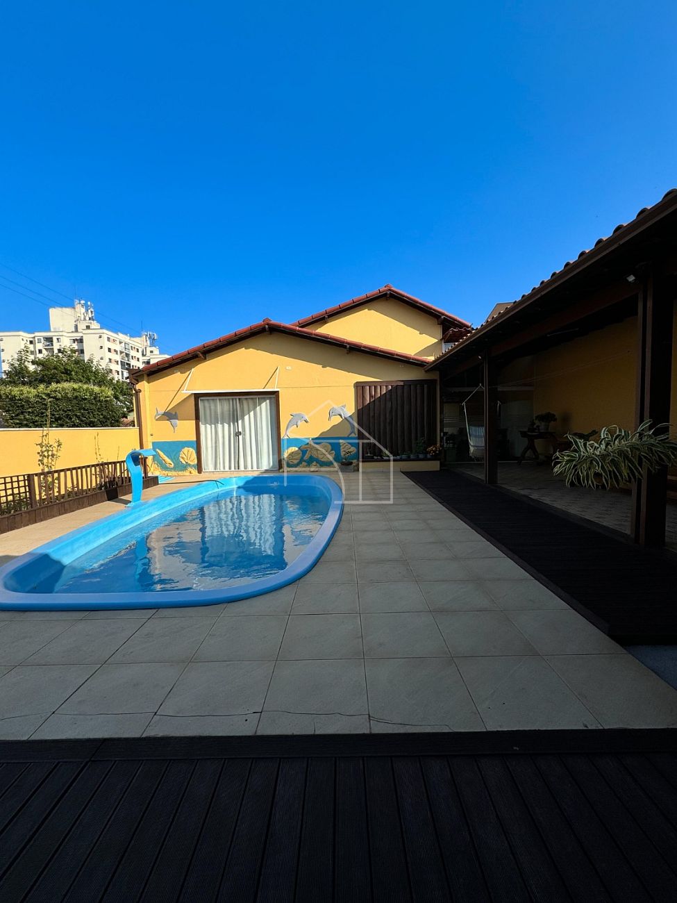 Casa de Condomínio à venda com 3 quartos, 200m² - Foto 2