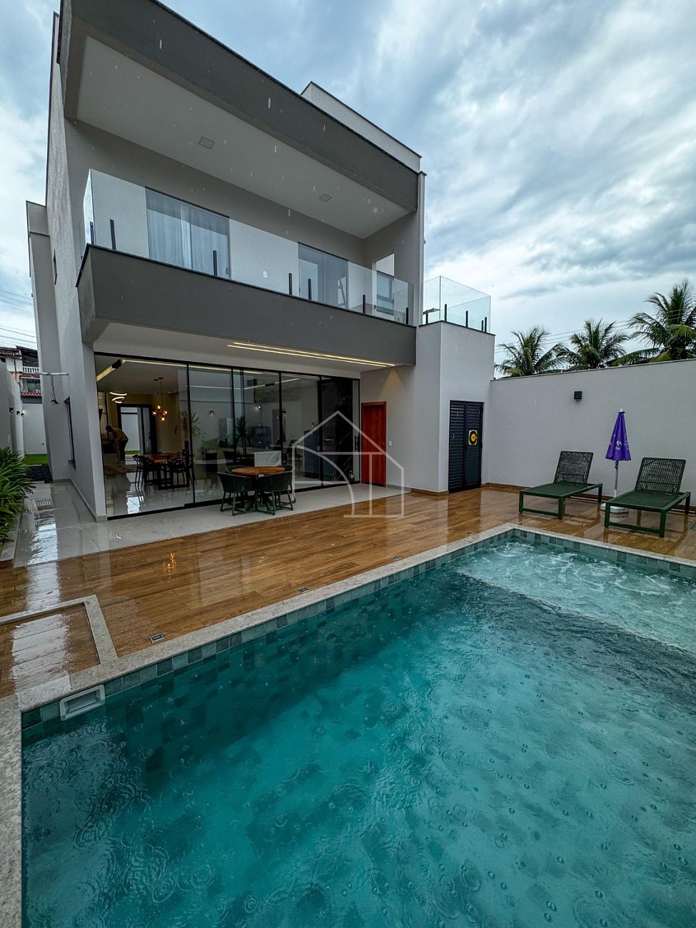 CASA DE ALTO PADRÃO NO COND BOULEVARD LAGOA