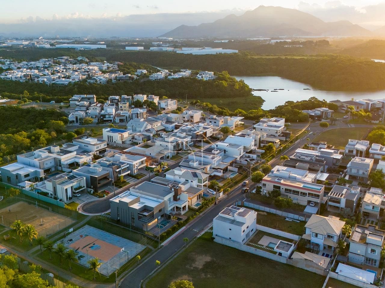 MANSÃO DE 4 QUARTOS NO CONDOMINIO BOULEVARD LAGOA