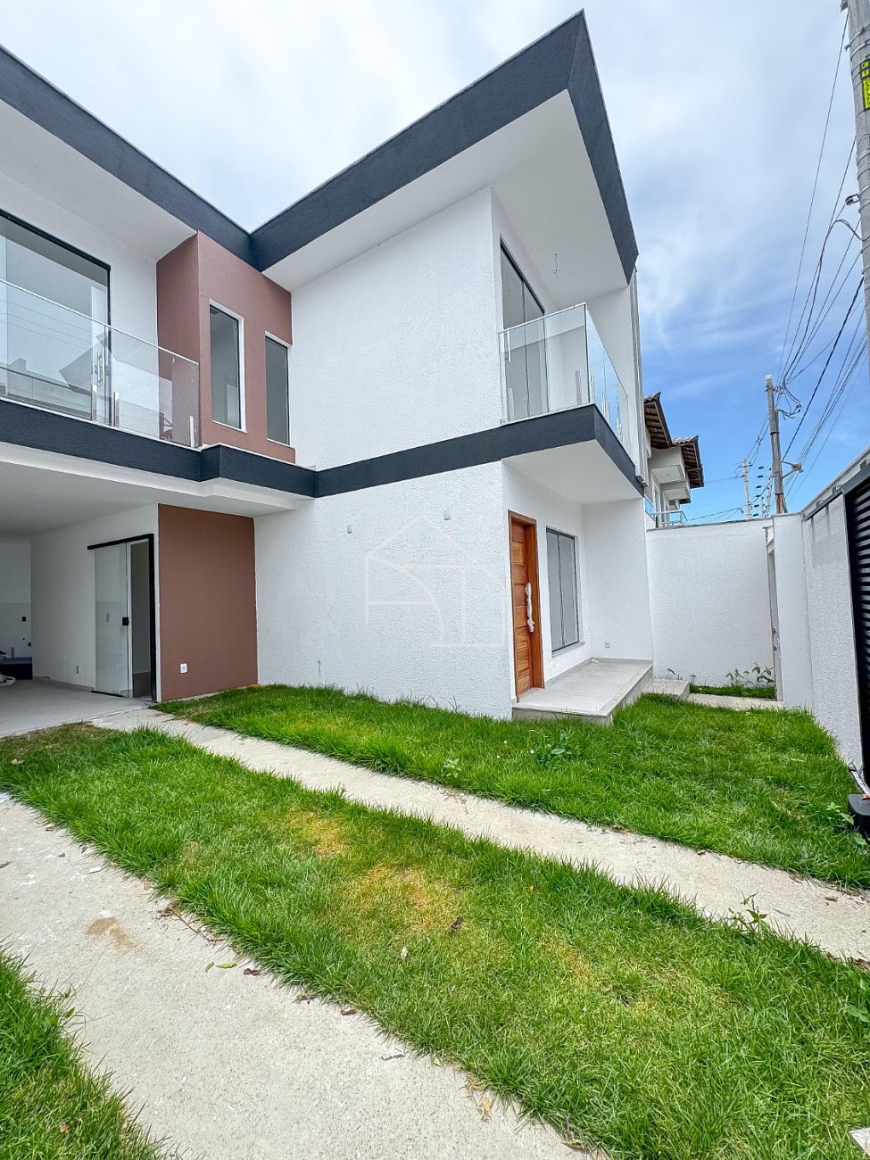 Casa à venda com 3 quartos, 132m² - Foto 1
