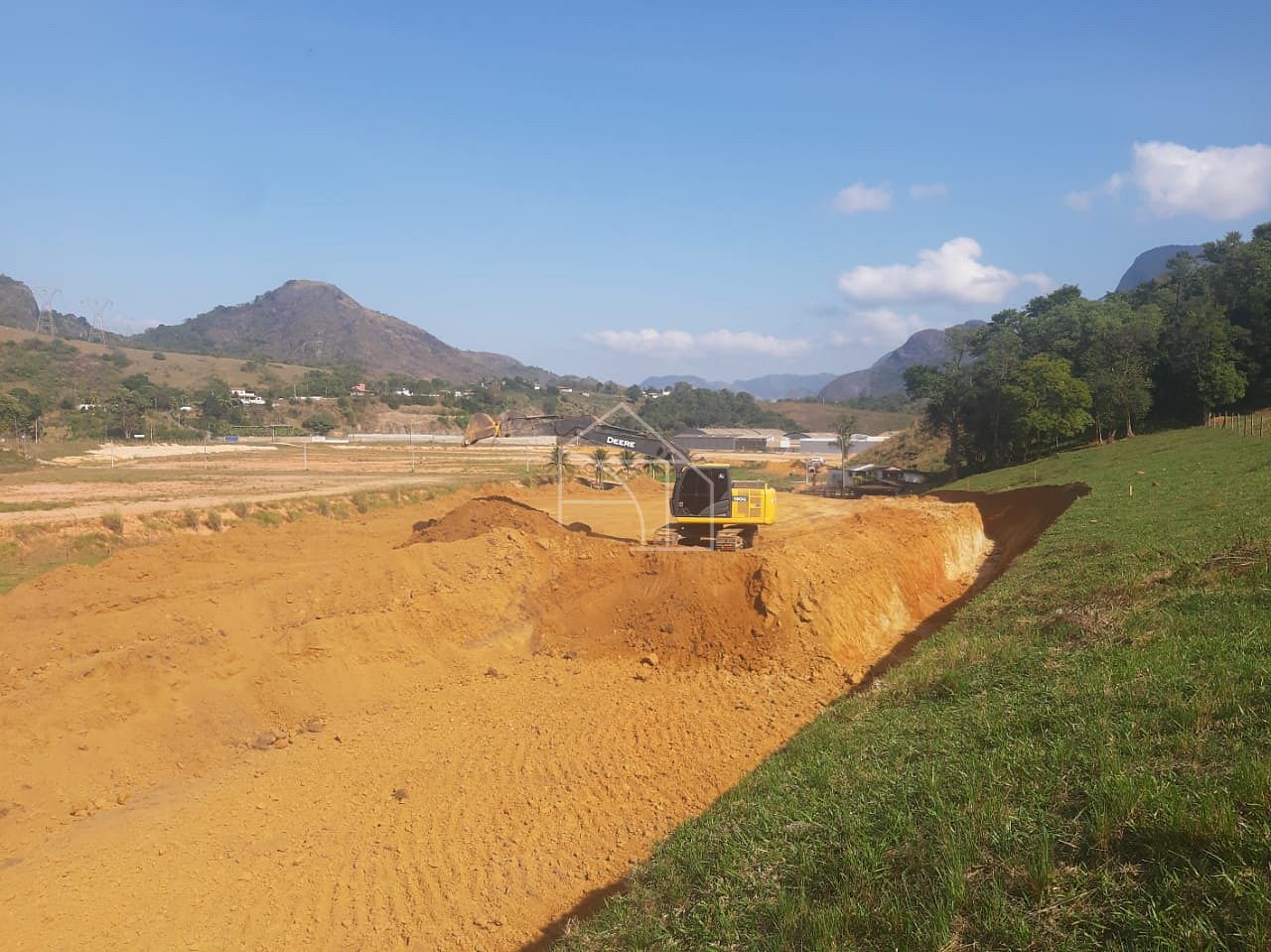 OPORTUNIDADE IMPERDÍVEL – ÁREA À VENDA NA BR-101 CONTORNO DE CARIACICA