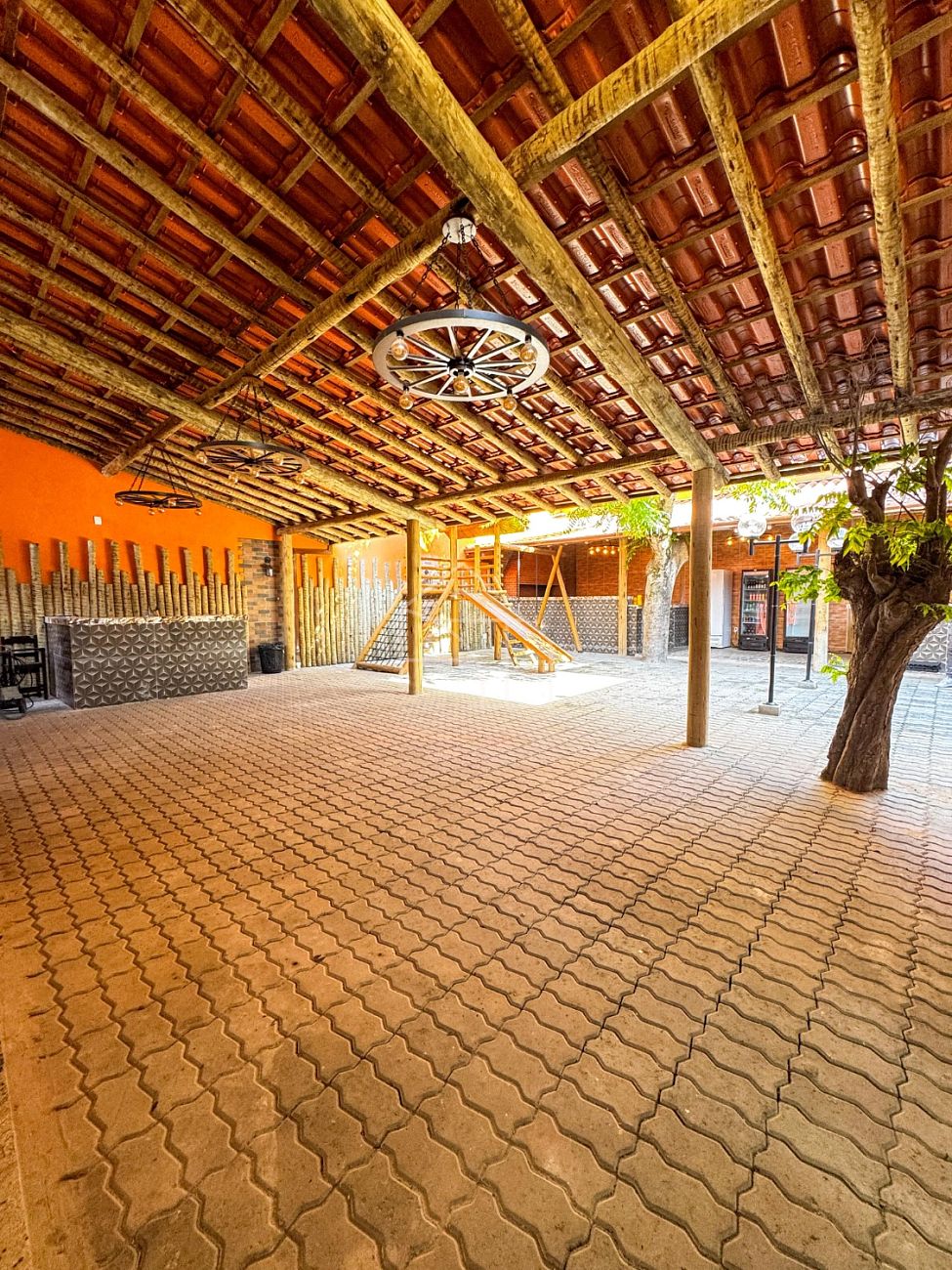 Casa, 4 quartos, 270 m² - Foto 4