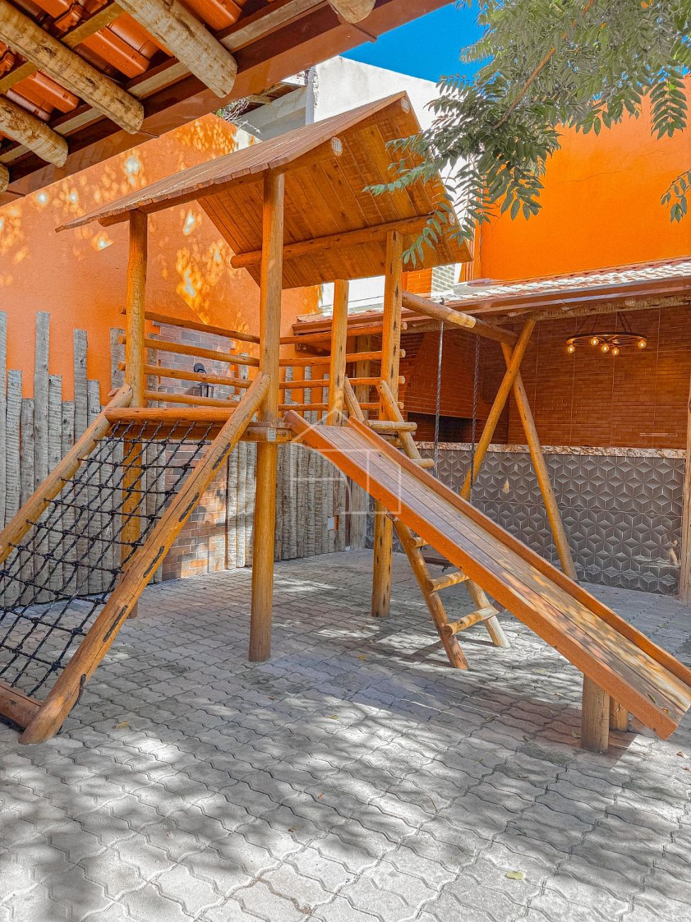 Casa, 4 quartos, 270 m² - Foto 2