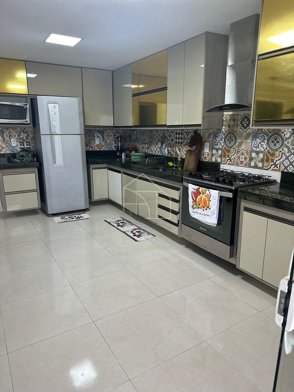 Casa de Condomínio à venda com 3 quartos, 440m² - Foto 3
