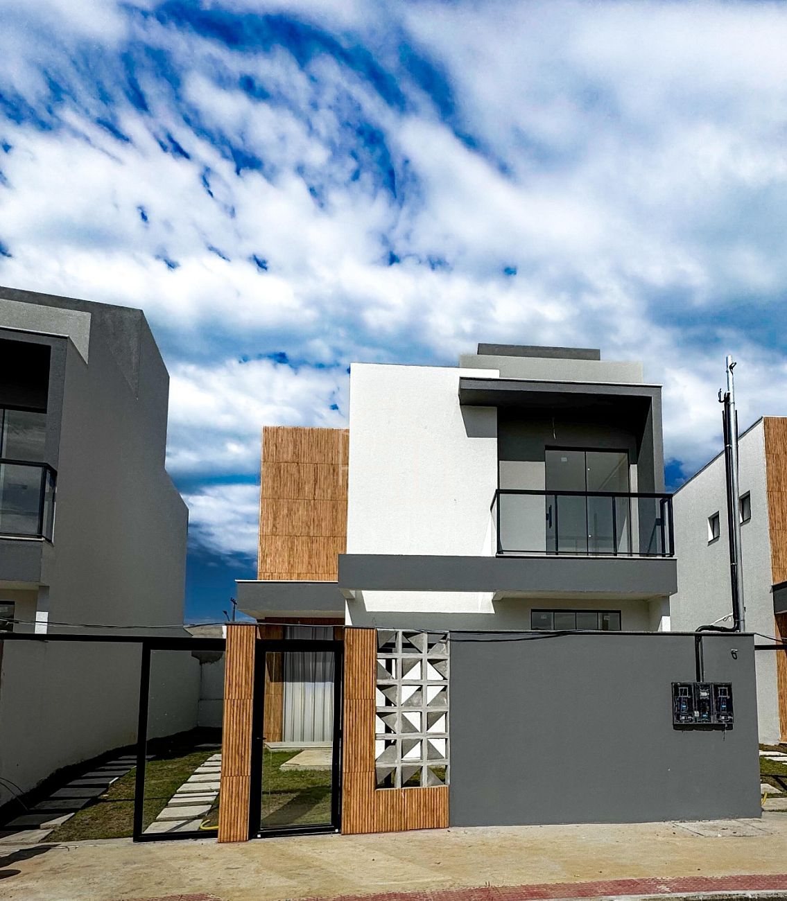 Casa à venda com 4 quartos, 138m² - Foto 3