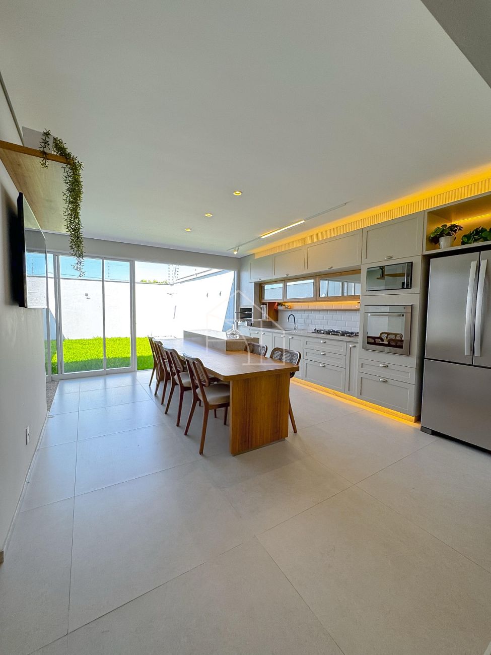 Casa Individual à Venda em Morada de Laranjeiras – Porteira Fechada