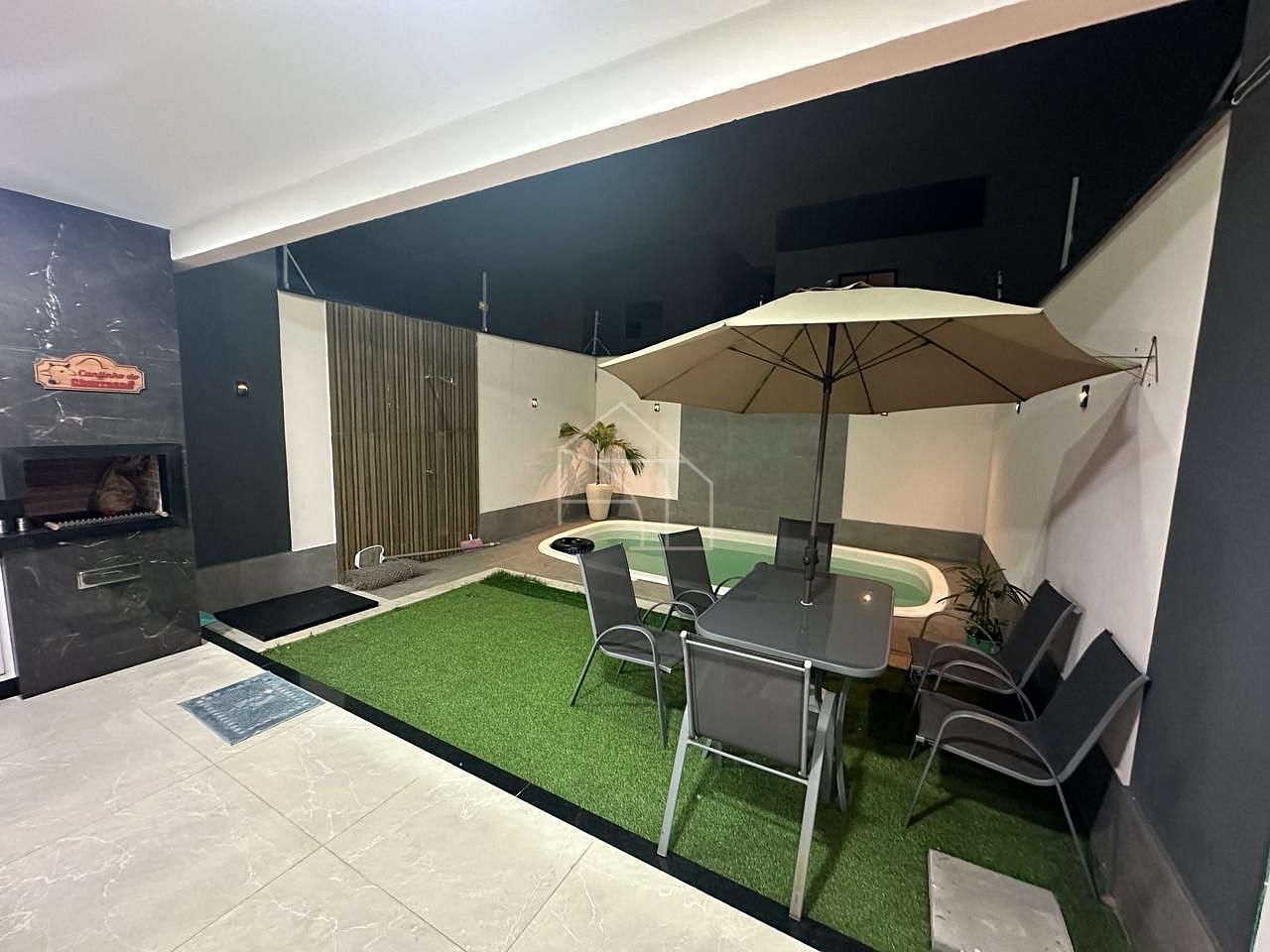 Casa à venda com 3 quartos, 175m² - Foto 2