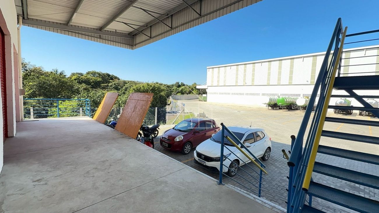 Depósito-Galpão-Armazém para alugar, 1500m² - Foto 9