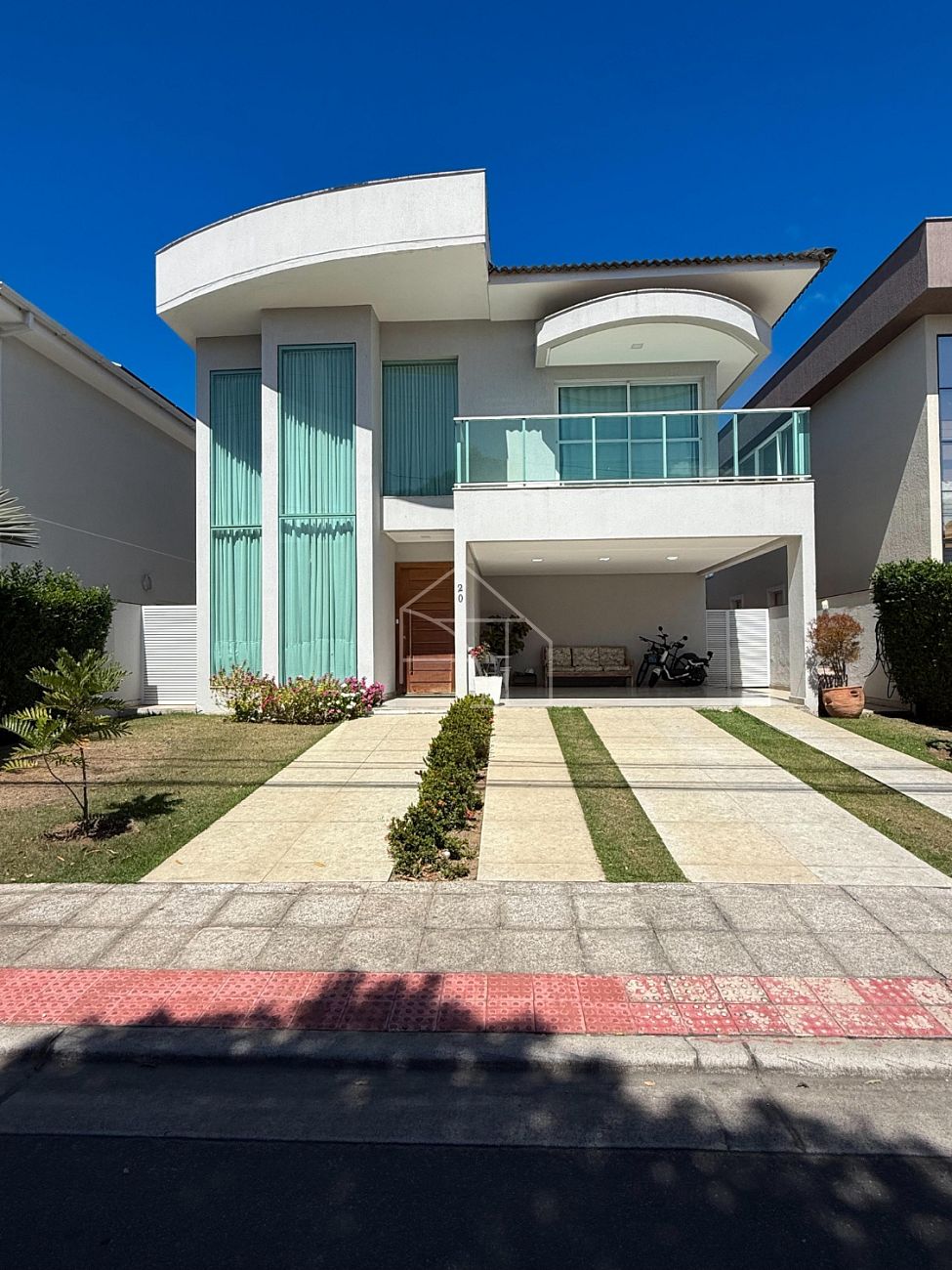 Casa, 4 quartos, 295 m² - Foto 1