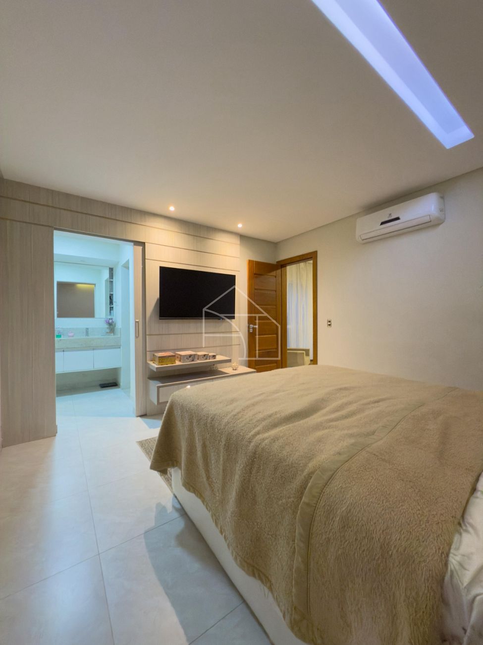 Casa de Condomínio à venda com 4 quartos, 268m² - Foto 9