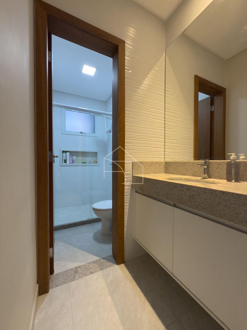 Casa de Condomínio à venda com 4 quartos, 268m² - Foto 32