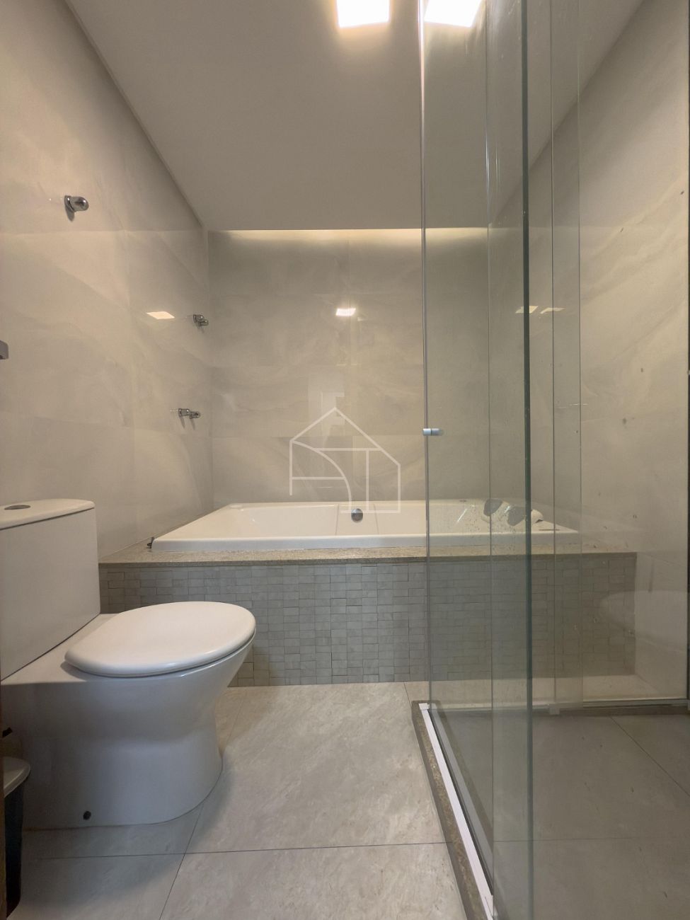 Casa de Condomínio à venda com 4 quartos, 268m² - Foto 31