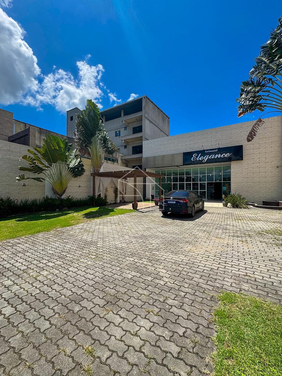 Loja-Salão, 555 m² - Foto 1