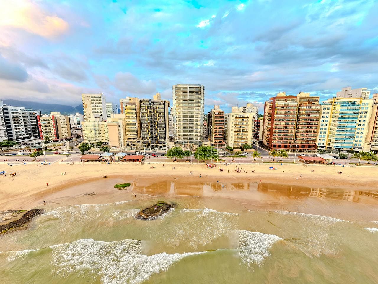 Residencial Spazio Azuli | 4 suites/ Frente para o Mar - Praia do Morro – Guarapari/ES