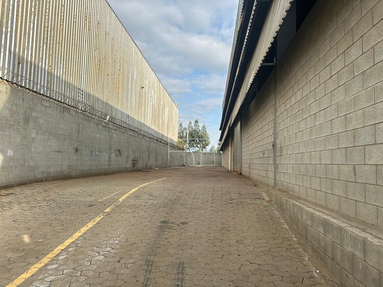 Depósito-Galpão, 1050 m² - Foto 5