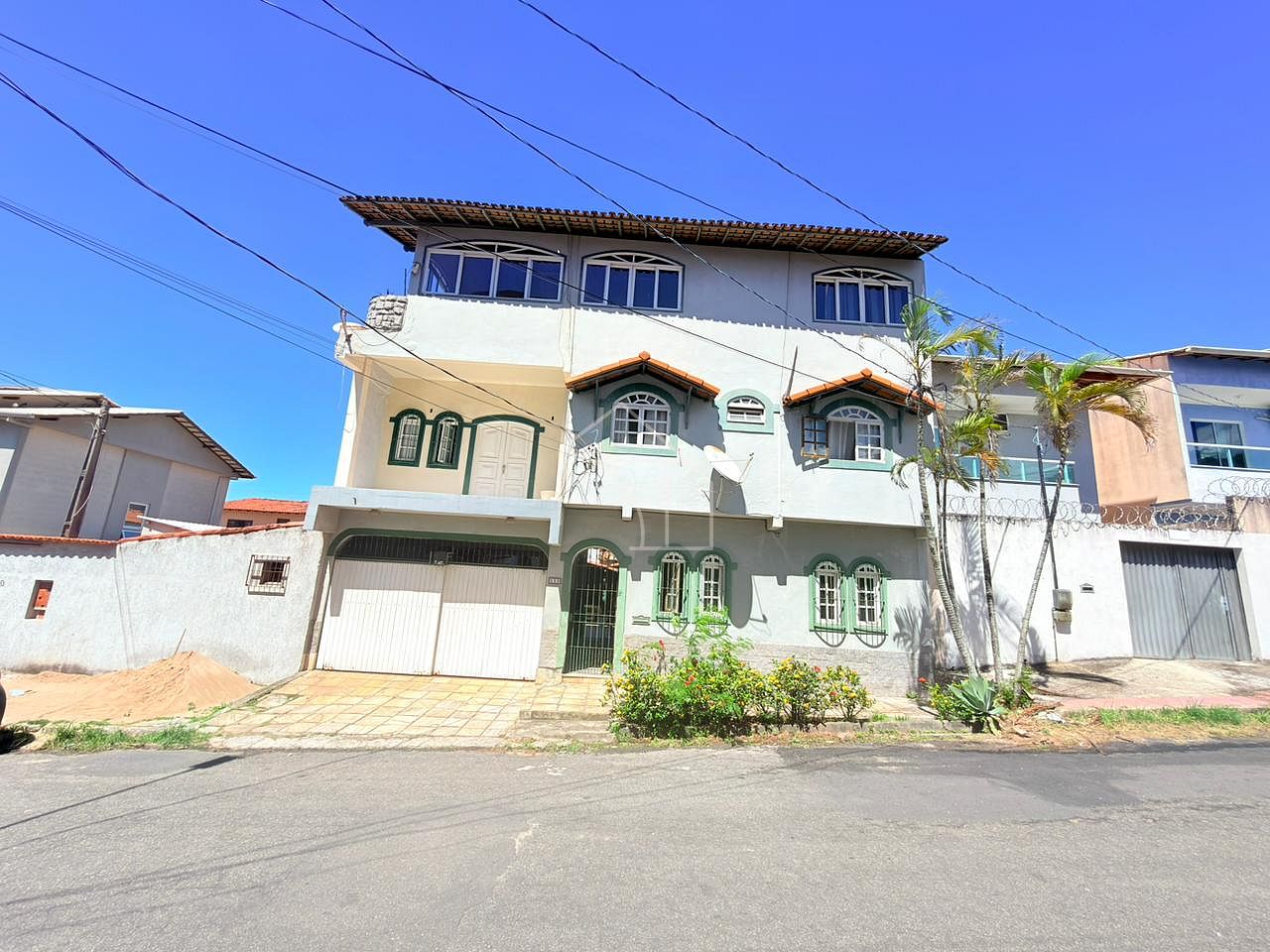 Casa, 5 quartos, 180 m² - Foto 1