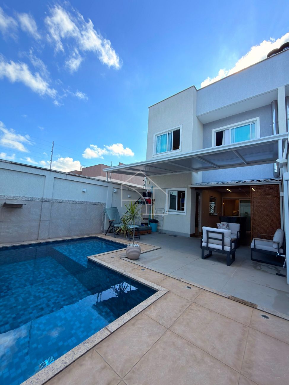 Casa, 3 quartos, 202 m² - Foto 1