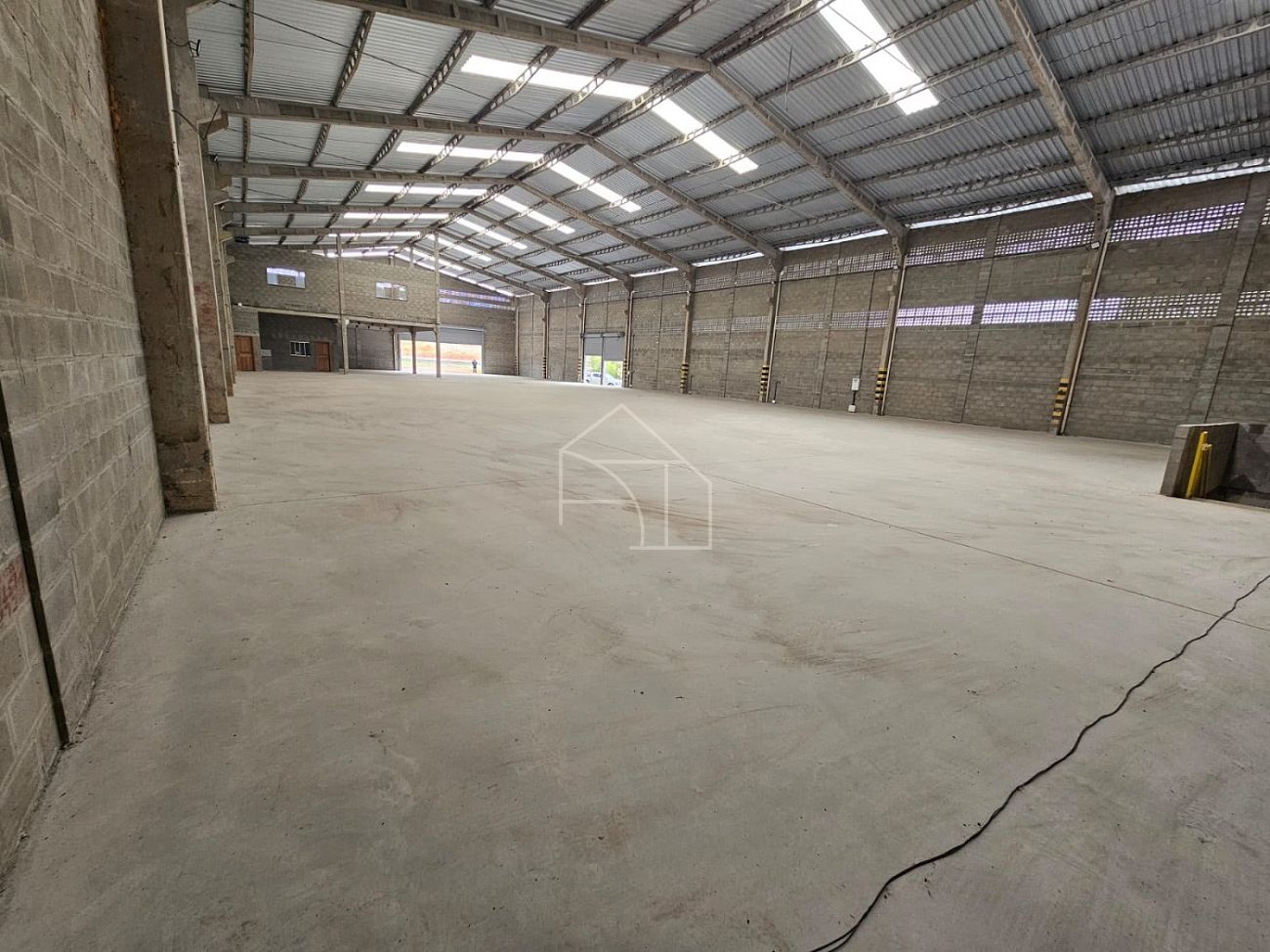 Depósito-Galpão, 1400 m² - Foto 2