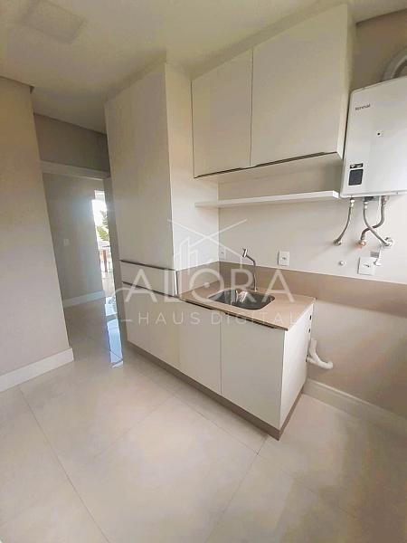 Uma residência que redefine luxo: 577m² de exclusividade, sofisticação e vista para o lago em condomínio fechado. — foto 20