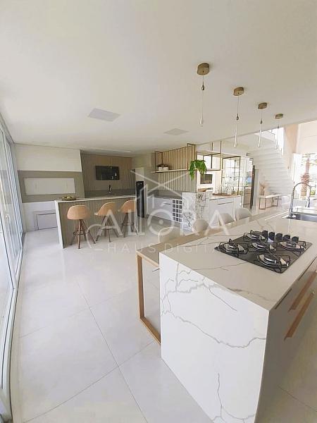 Uma residência que redefine luxo: 577m² de exclusividade, sofisticação e vista para o lago em condomínio fechado. — foto 25