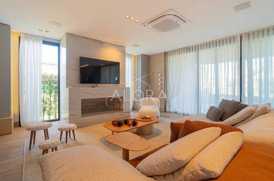 Viva o auge da sofisticação: uma residência que redefine o conceito de luxo em Torres. — foto 3