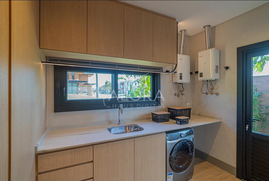 Viva o auge da sofisticação: uma residência que redefine o conceito de luxo em Torres. — foto 22