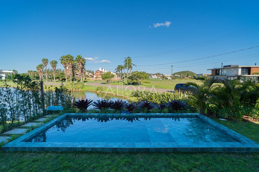 Viva o auge da sofisticação: uma residência que redefine o conceito de luxo em Torres. — foto 58