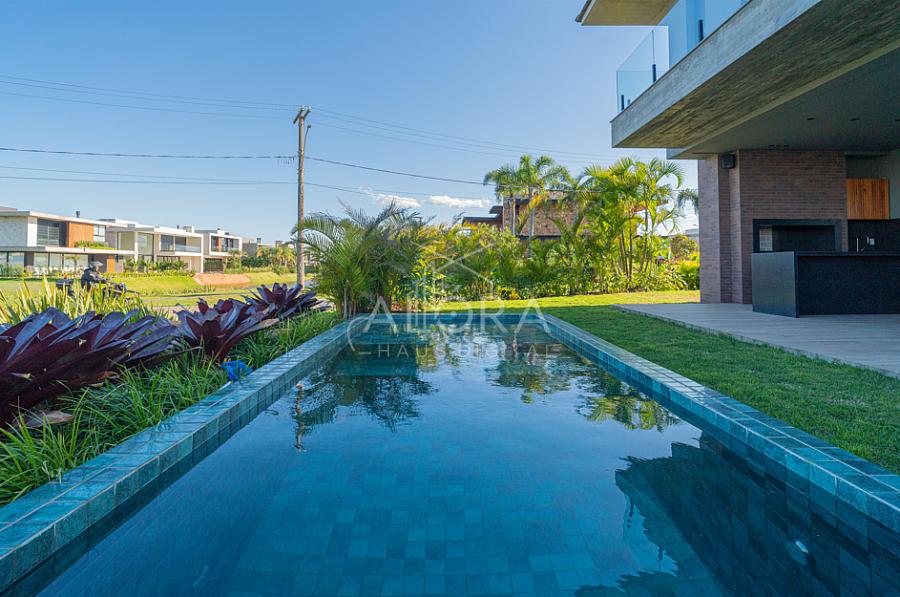 Viva o auge da sofisticação: uma residência que redefine o conceito de luxo em Torres. — foto 59