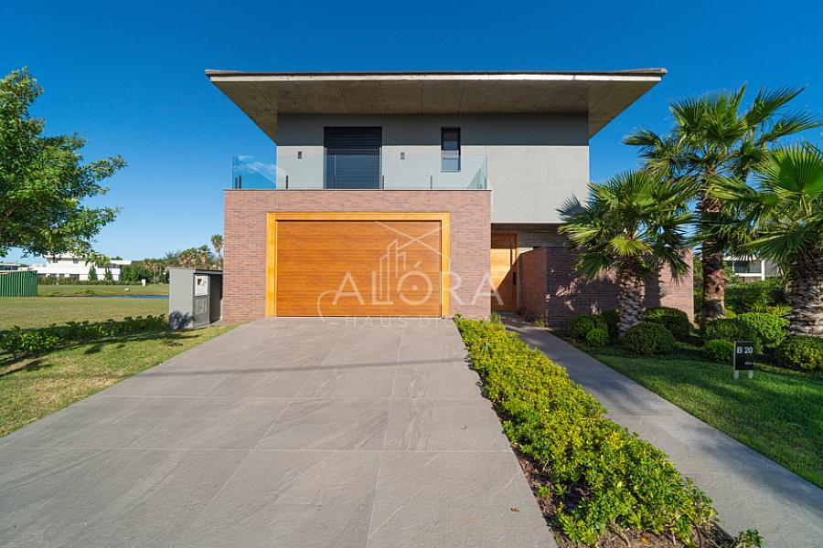 Viva o auge da sofisticação: uma residência que redefine o conceito de luxo em Torres. — foto 60