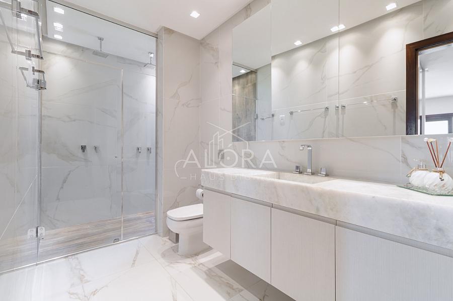 Viva o equilíbrio perfeito entre conforto, exclusividade e sofisticação em uma residência que redefine o conceito de lar. — foto 33