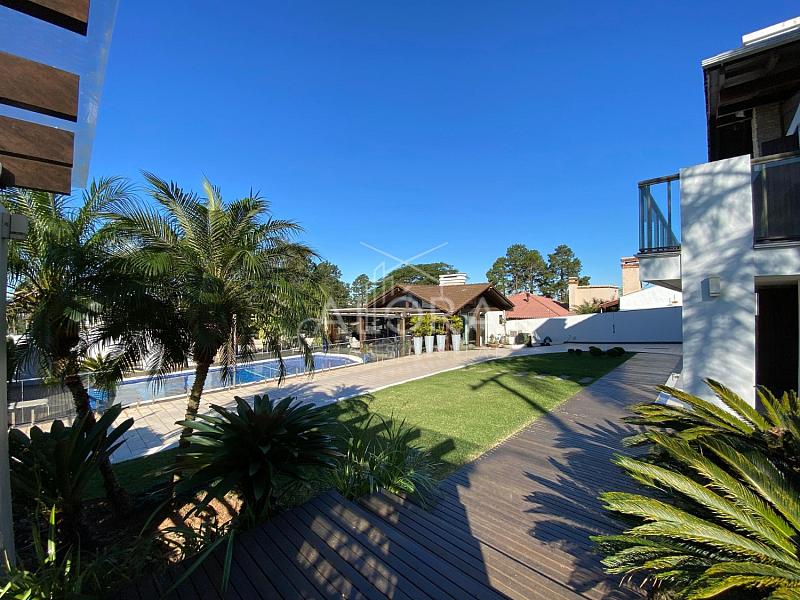 CASA DE ALTO PADRÃO - VIVA A PRAIA COM ARES DE INTERIOR — foto 4