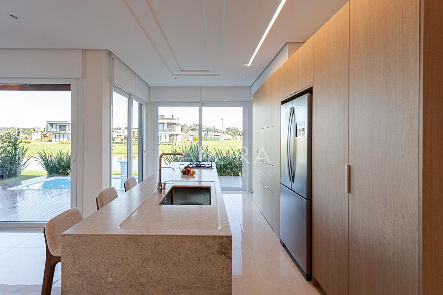 Casa em condomínio fechado com vista para o lago | Alto padrão e privacidade — foto 12