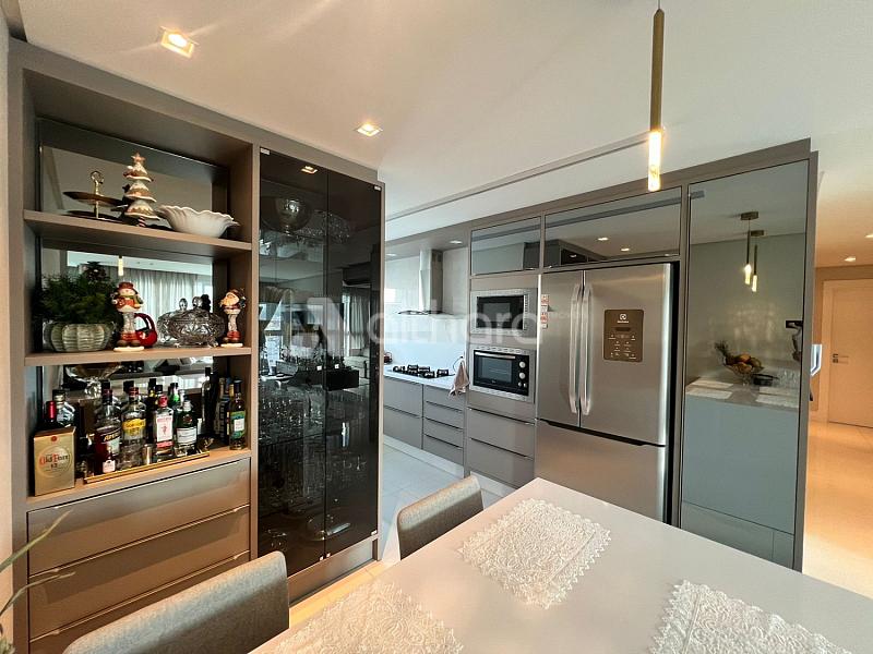 Apartamento no Edifício Falcon Tower FG em Balneário Camboriú — foto 8