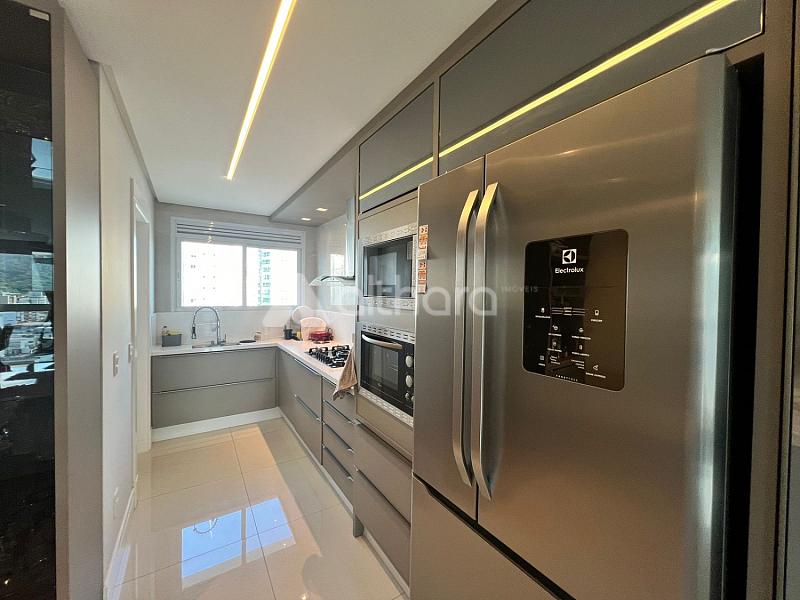 Apartamento no Edifício Falcon Tower FG em Balneário Camboriú — foto 9