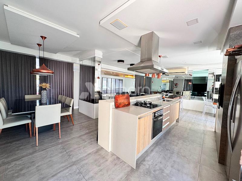 Apartamento no Edif�cio Carmel Vista Alta em Balne�rio Cambori� 35