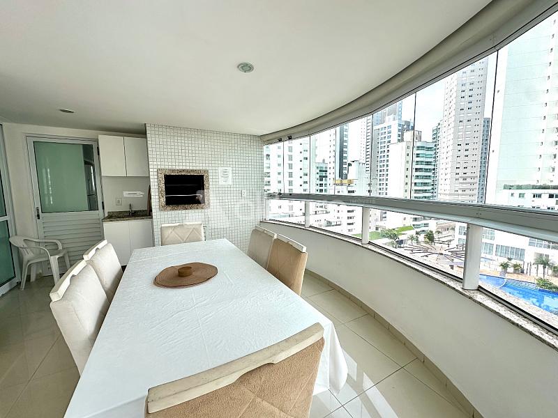 Apartamento no Edif�cio Torre de M�laga em Balne�rio Cambori� 1