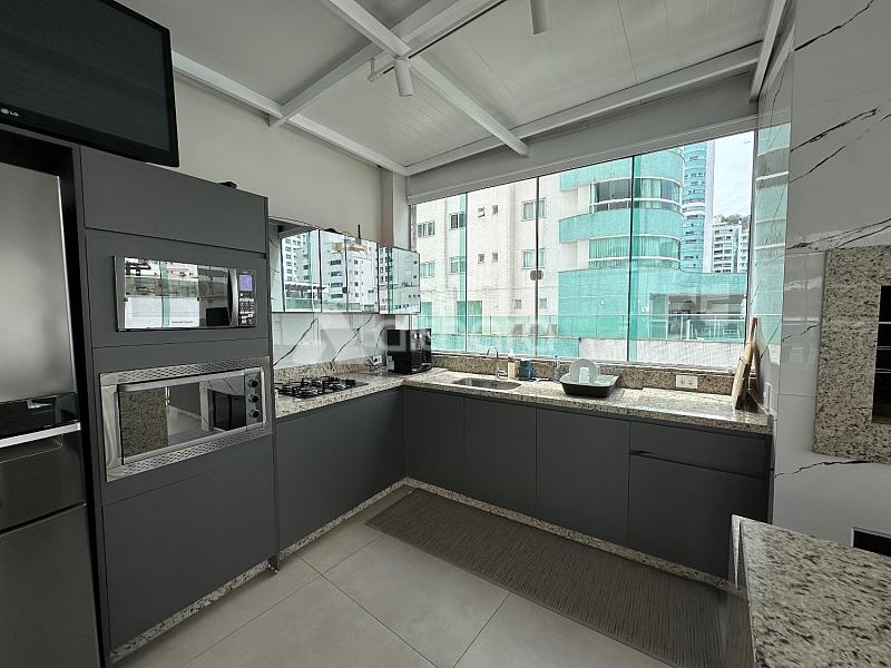 Apartamento no Edif�cio Torre de M�laga em Balne�rio Cambori� 23