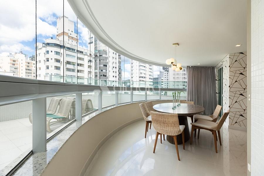 Apartamento no Edif�cio Torre de Lyon em Balne�rio Cambori� 2